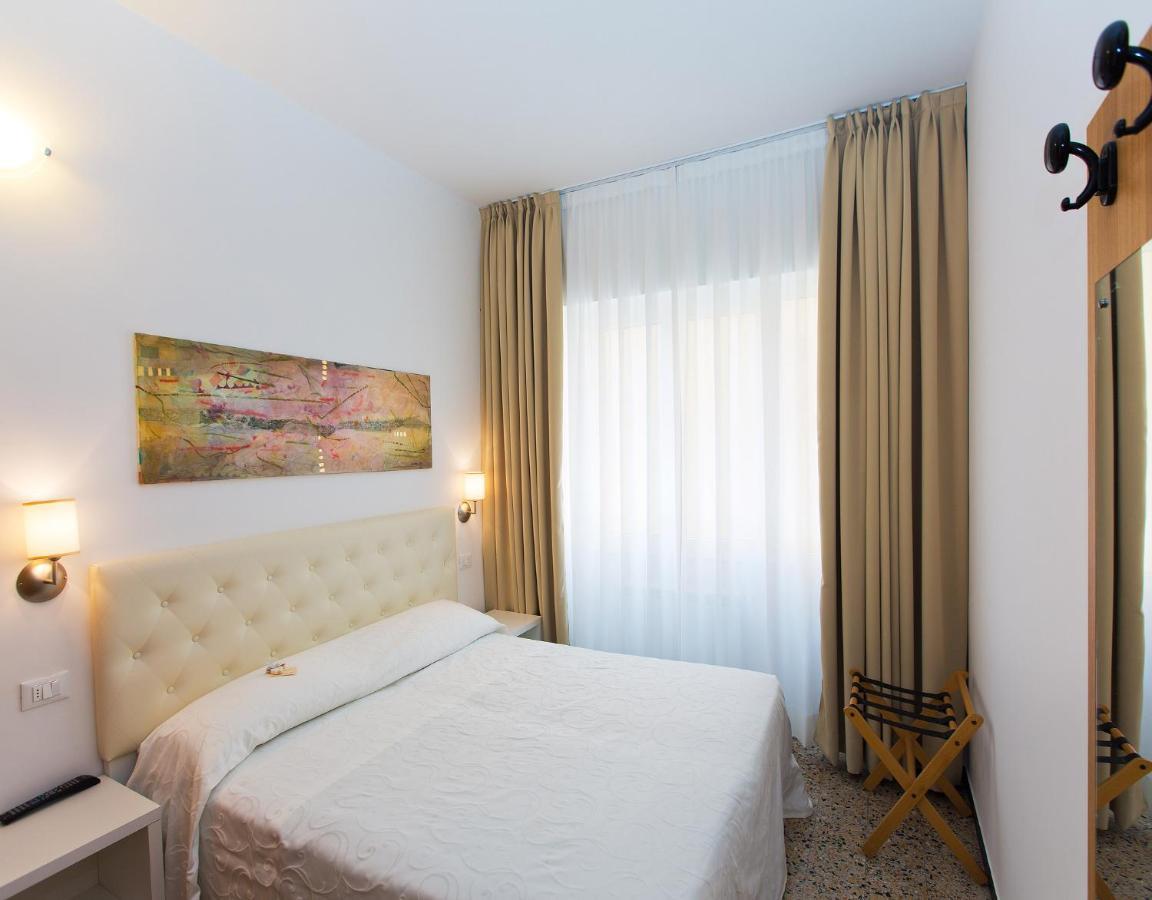 Large Single Room,1010234491:JPEG