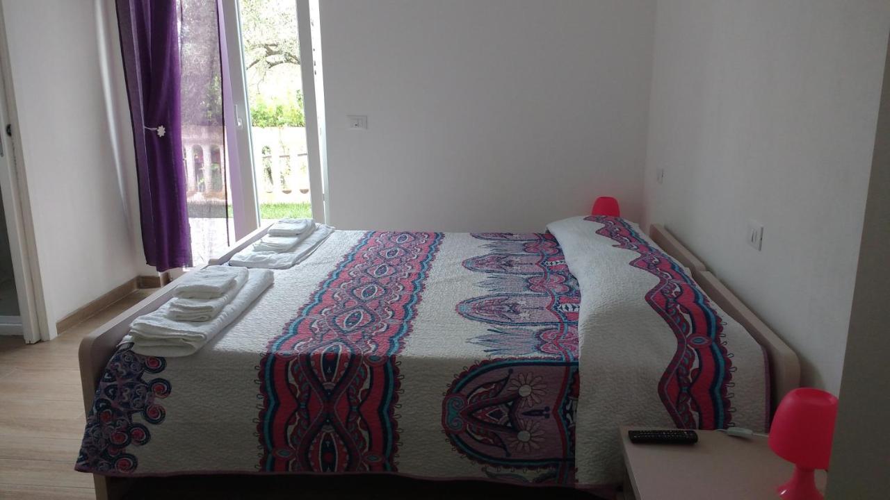 Camera Matrimoniale con Letto Supplementare