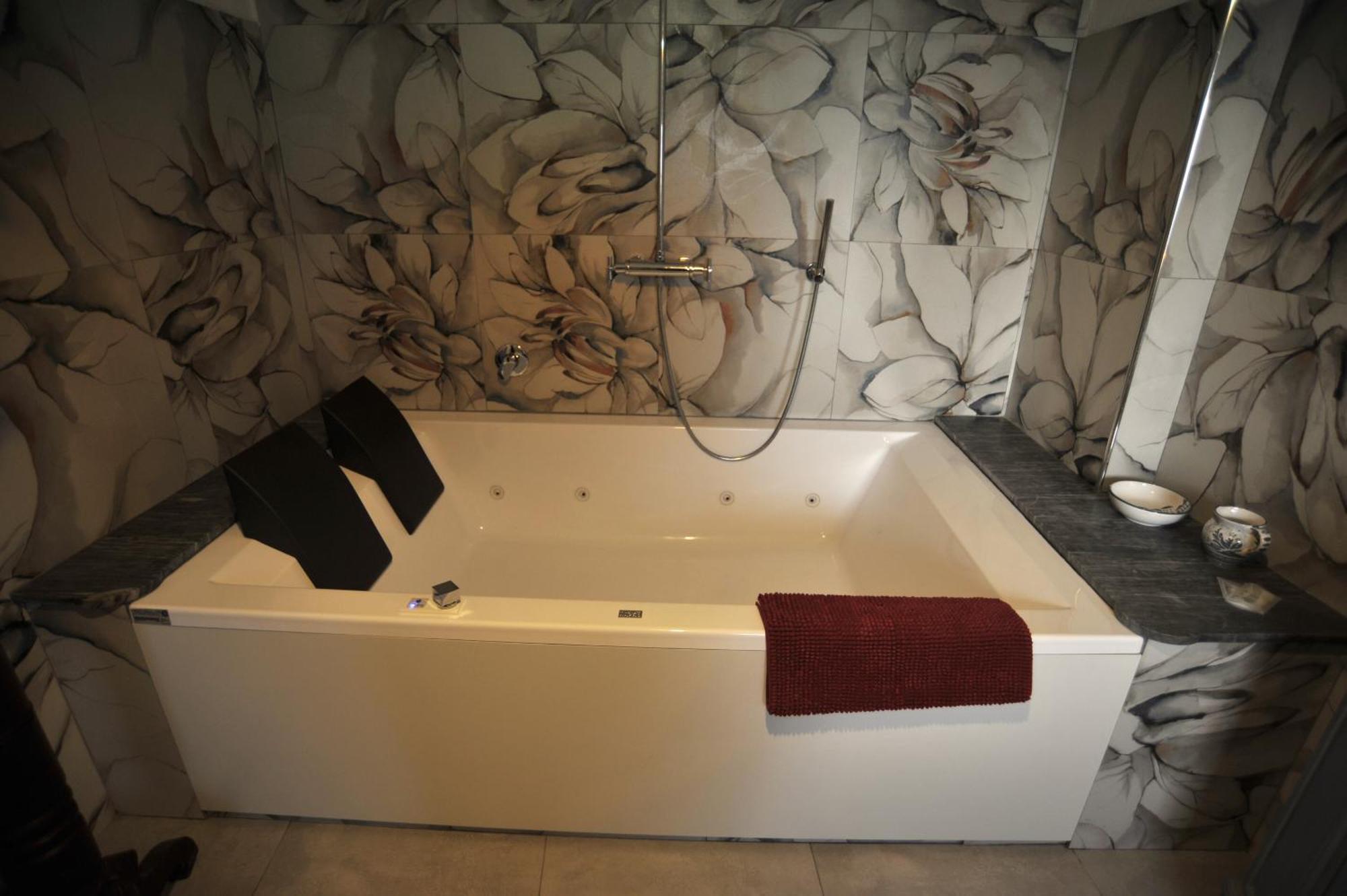 Double Room Spa Bath