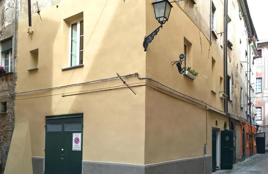 G30 Finalborgo Lodging'N Bike Box-1