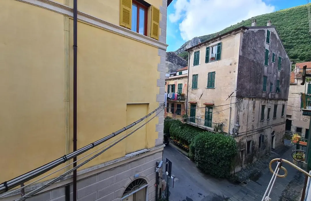 Mansarda A Finalborgo - Fascino E Tradizione-1