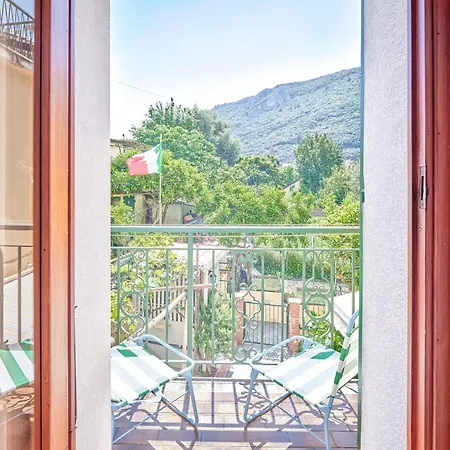 Bright Finalborgo Apartment-2